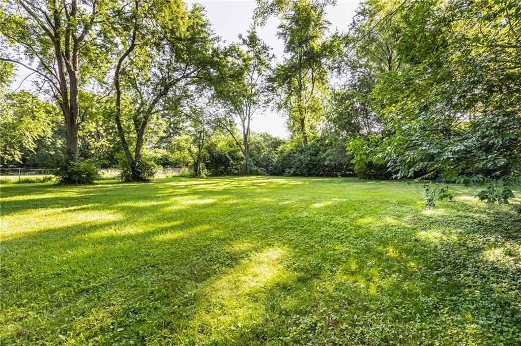 7045 Allisonville Road Indianapolis, IN 46220 - Photo 23 of 31 Gallery Image 23