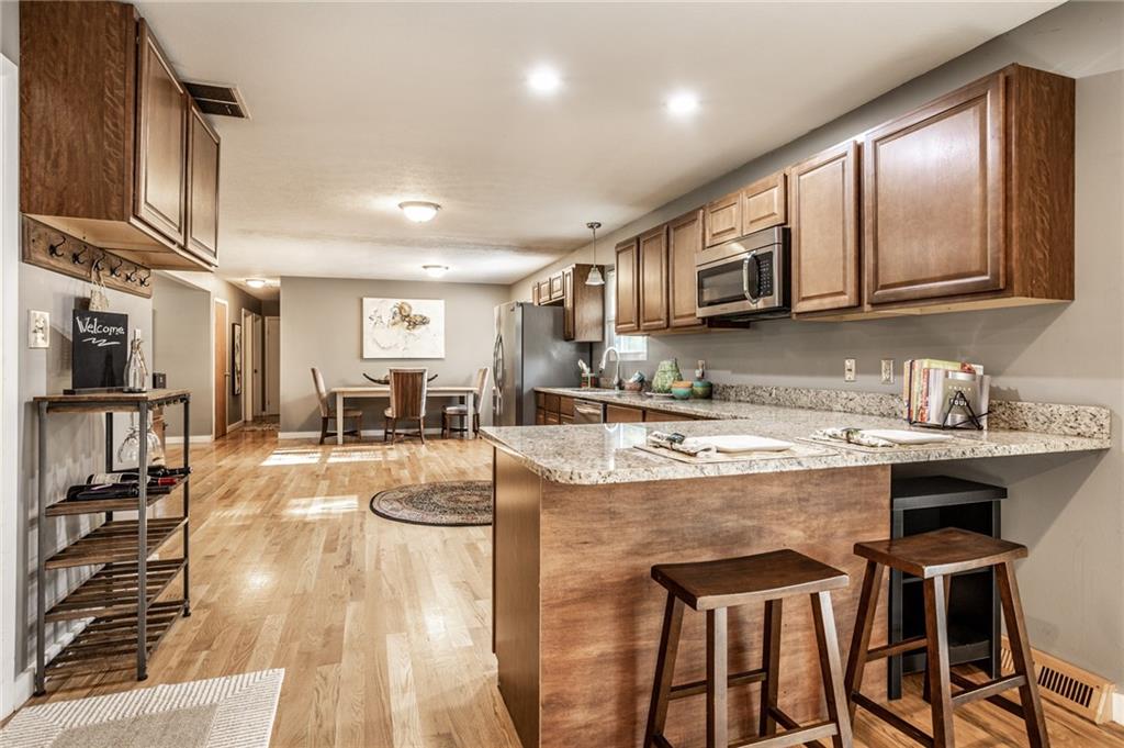 7045 Allisonville Road Indianapolis, IN 46220 - Photo 8 of 31 Gallery Image 8