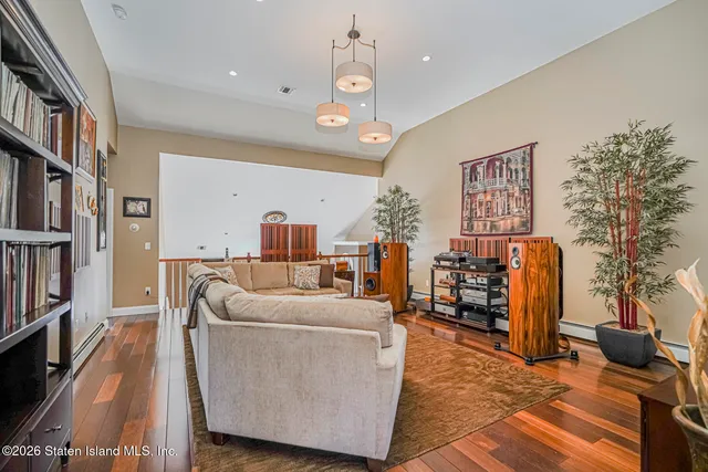 $899,000 | 45 Tiller Court | Charleston