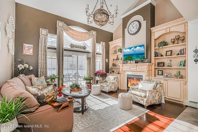 $899,000 | 45 Tiller Court | Charleston