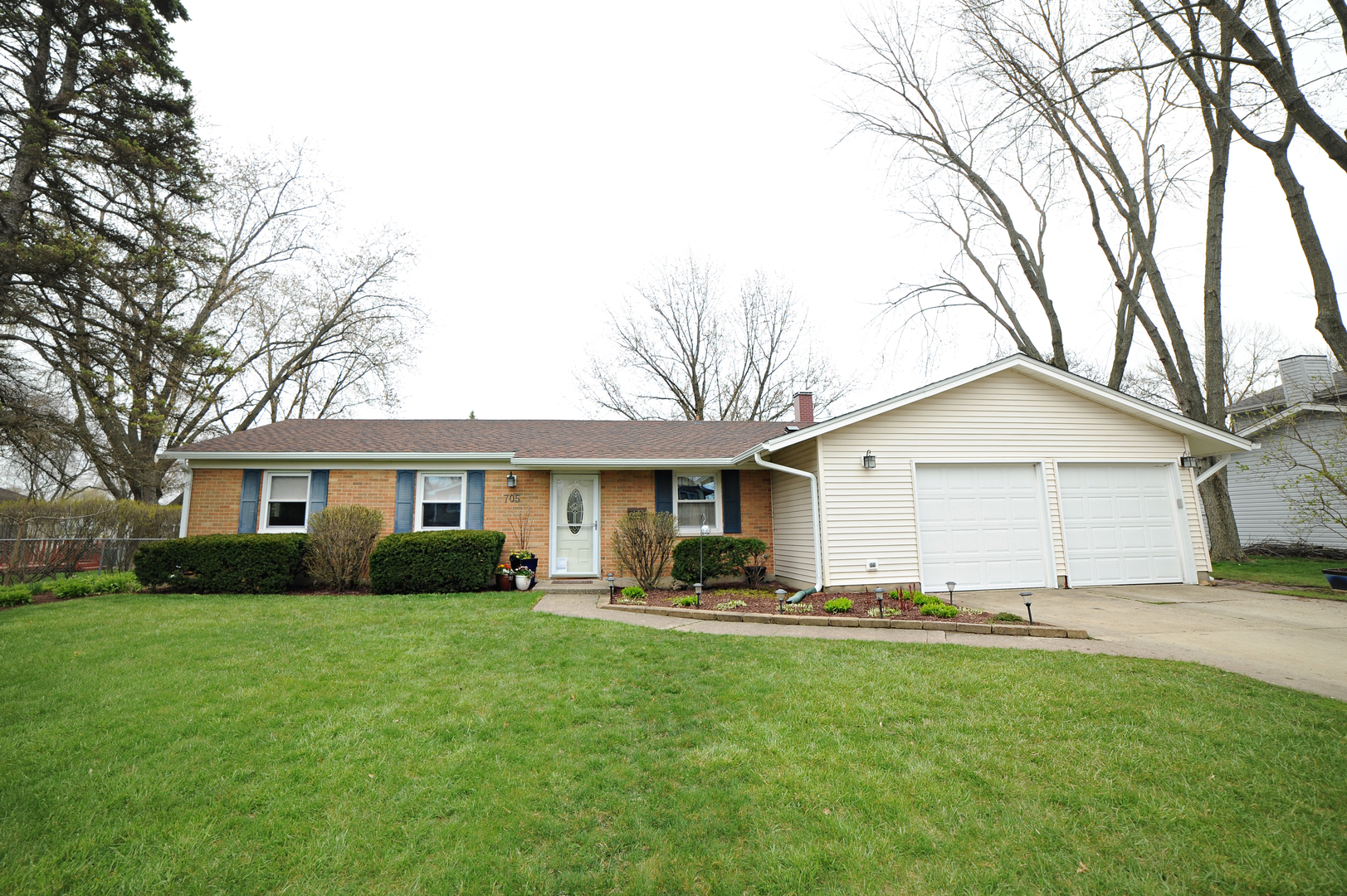 705 North Rohlwing Road Palatine, IL 60074 - Photo 1 of 23
