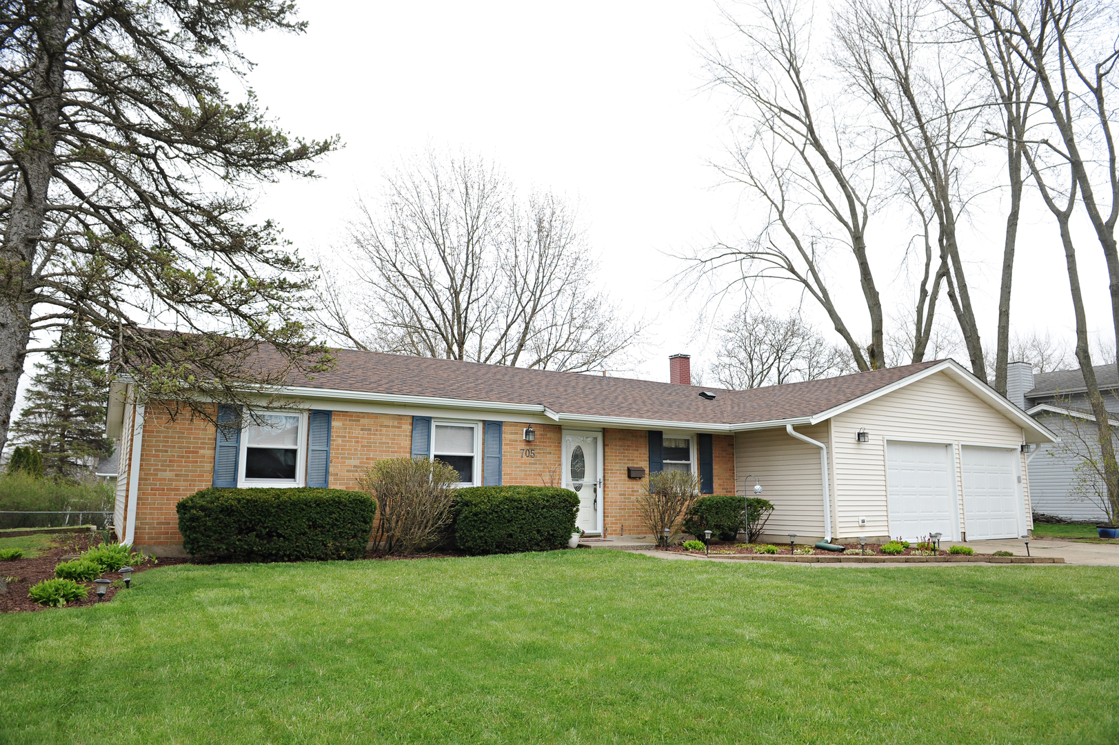 705 North Rohlwing Road Palatine, IL 60074 - Photo 2 of 23