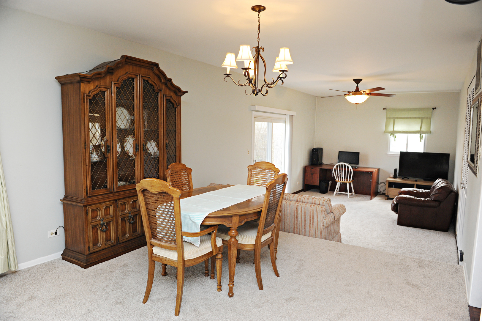 705 North Rohlwing Road Palatine, IL 60074 - Photo 6 of 23