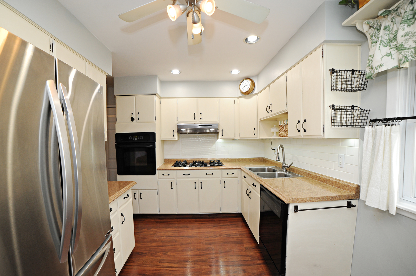 705 North Rohlwing Road Palatine, IL 60074 - Photo 9 of 23