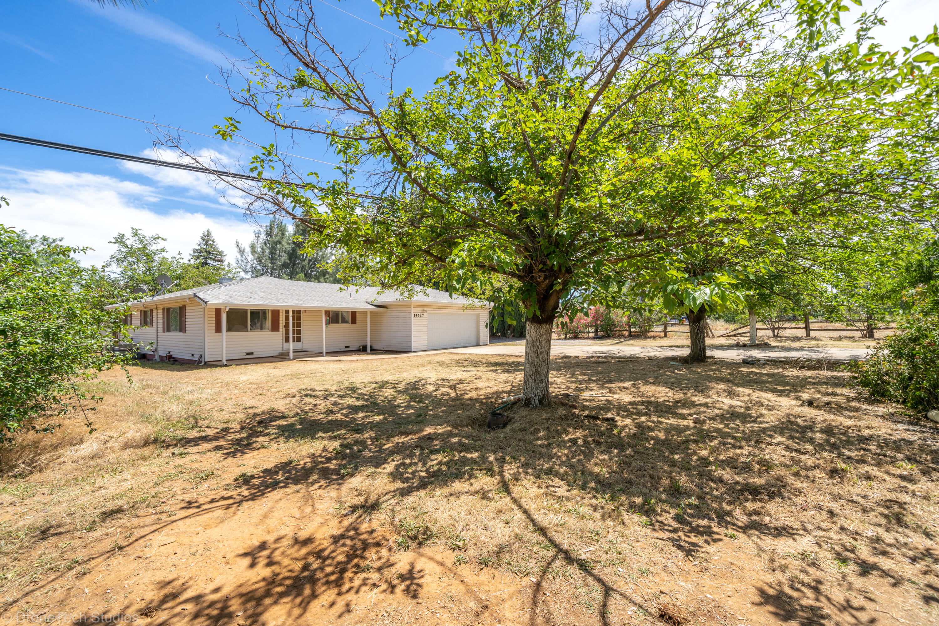 14527 Holiday Road Redding, CA 96003 - Photo 21 of 65 Exterior-4