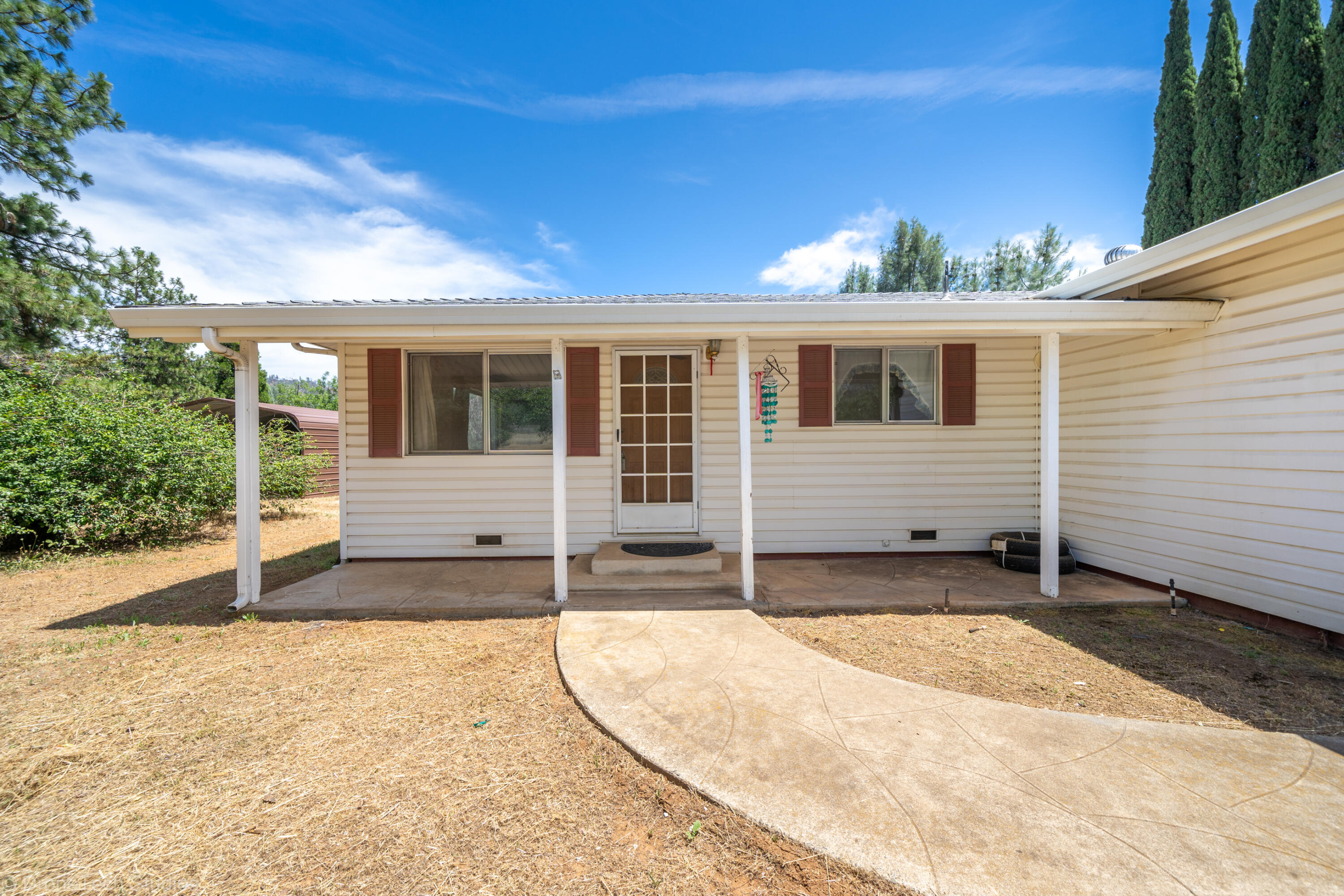 14527 Holiday Road Redding, CA 96003 - Photo 24 of 65 Exterior-8