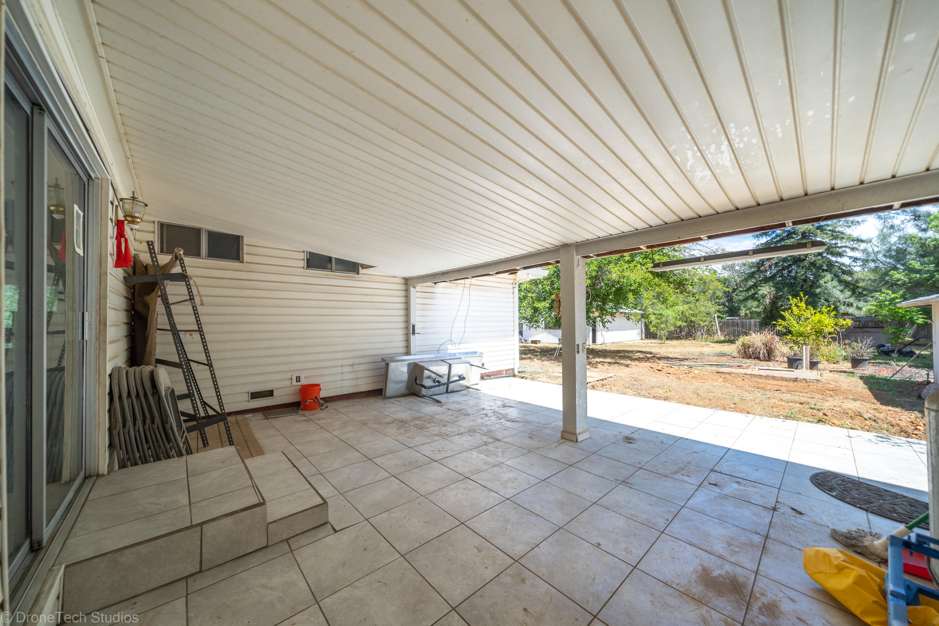 14527 Holiday Road Redding, CA 96003 - Photo 25 of 65 Exterior-9