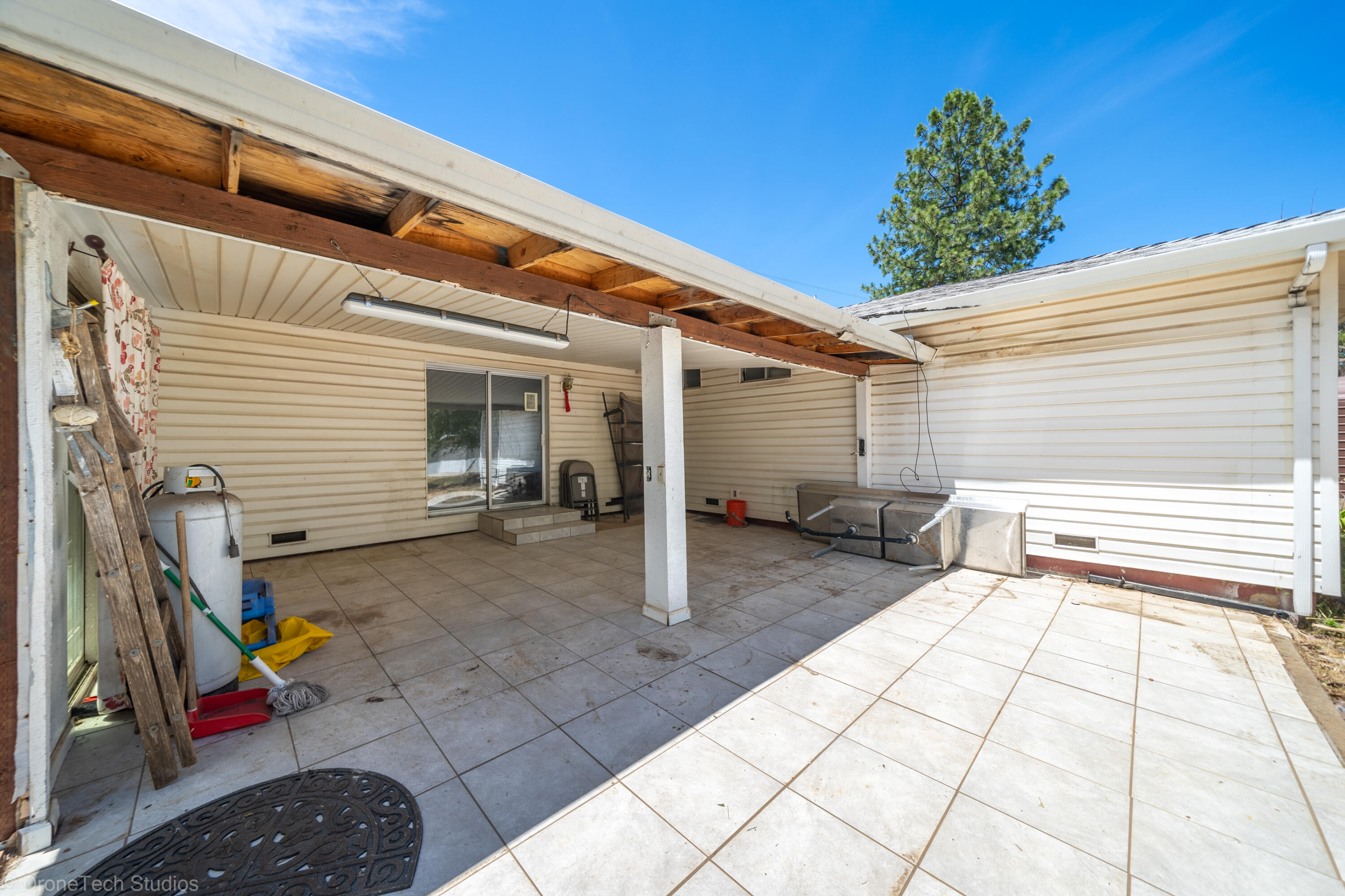 14527 Holiday Road Redding, CA 96003 - Photo 27 of 65 Exterior-11