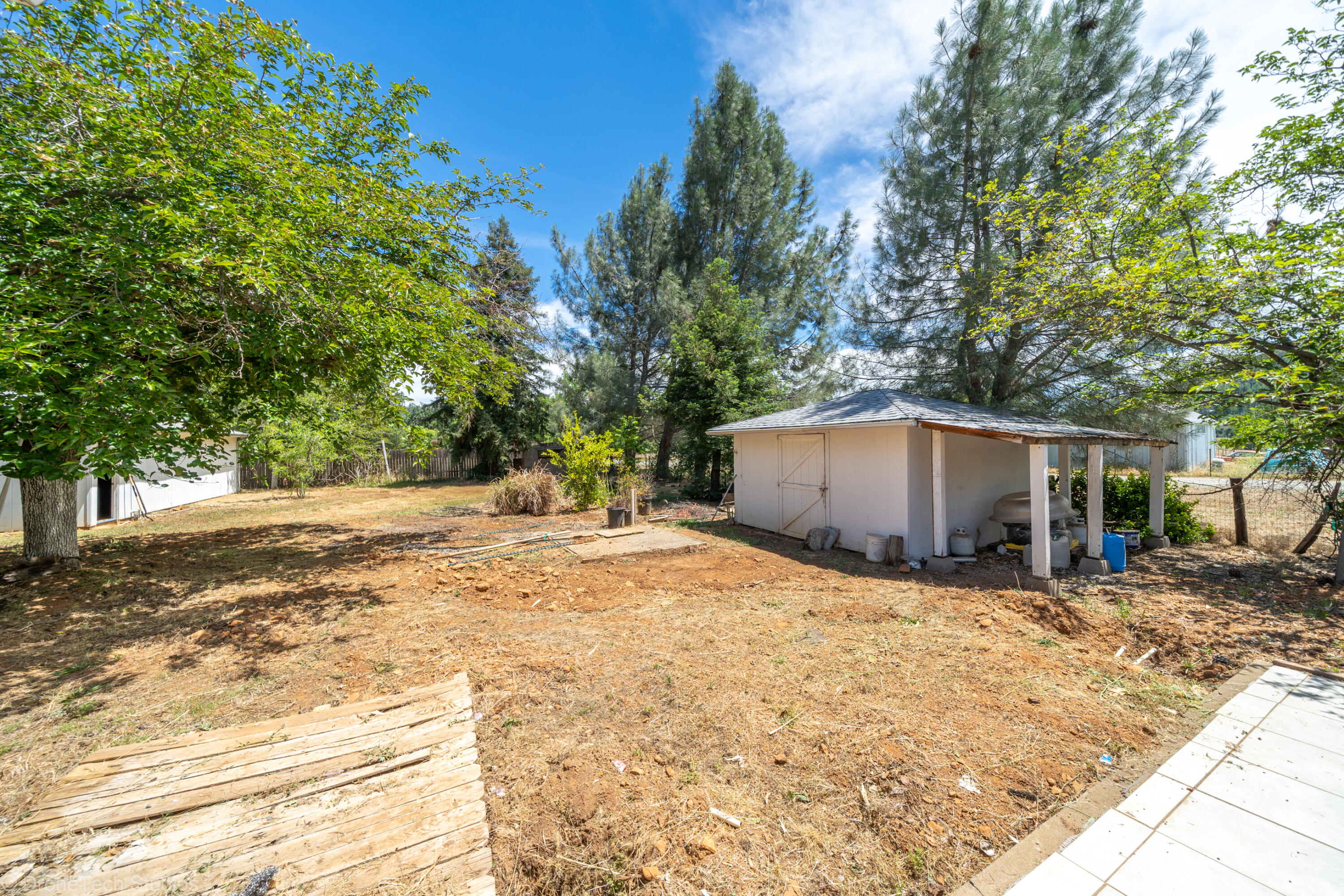 14527 Holiday Road Redding, CA 96003 - Photo 33 of 65 Exterior-18