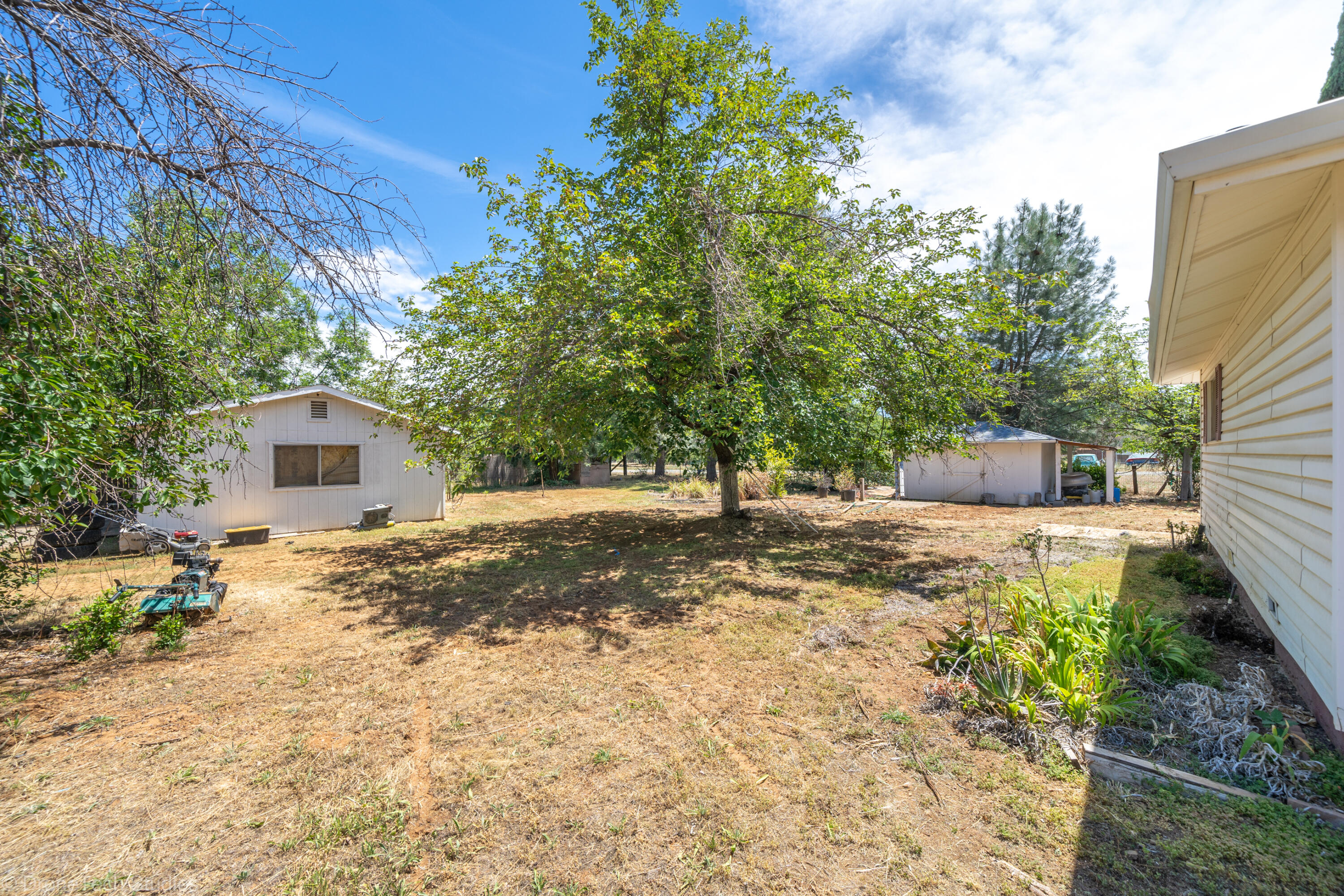 14527 Holiday Road Redding, CA 96003 - Photo 36 of 65 Exterior-20
