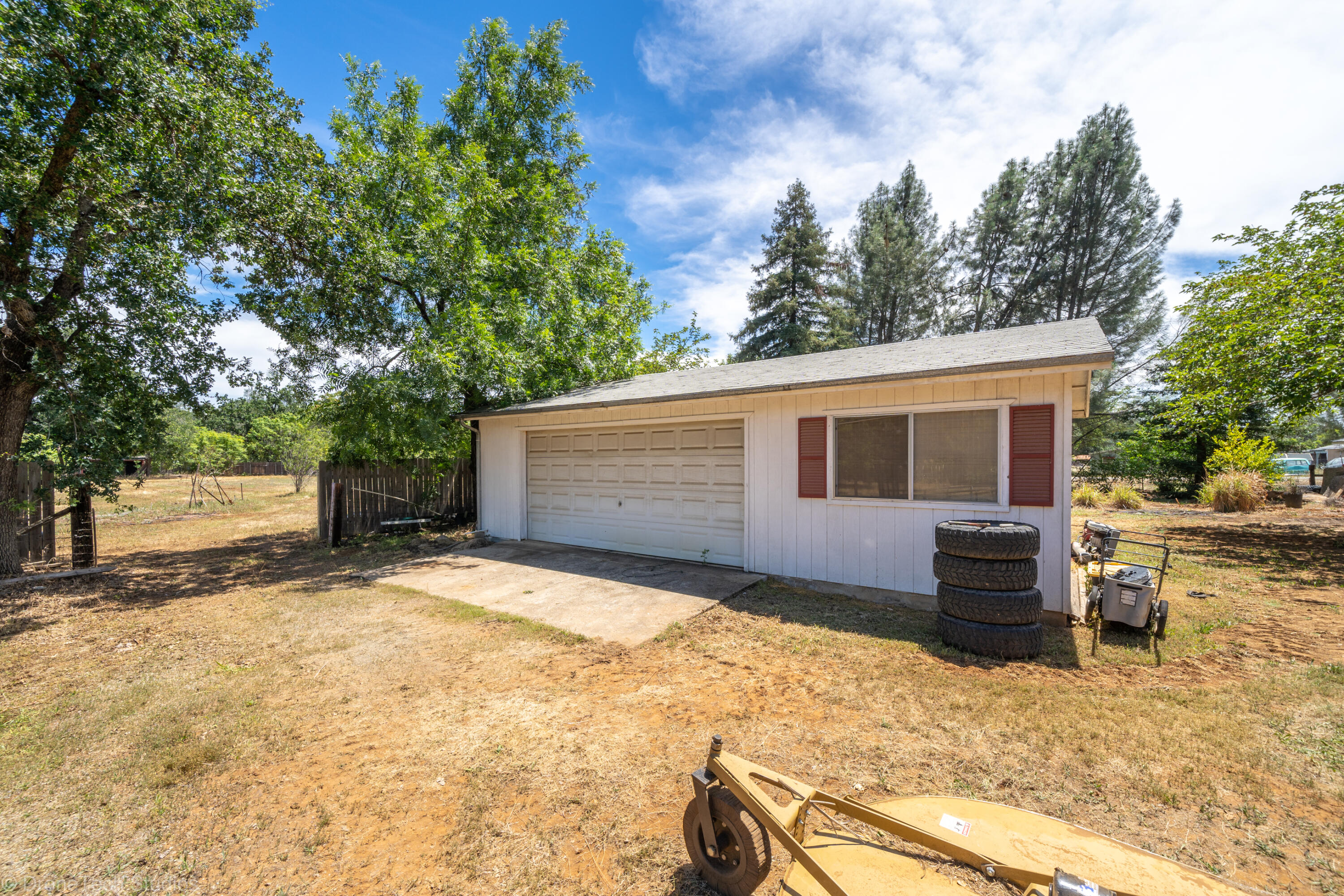 14527 Holiday Road Redding, CA 96003 - Photo 37 of 65 Exterior-22