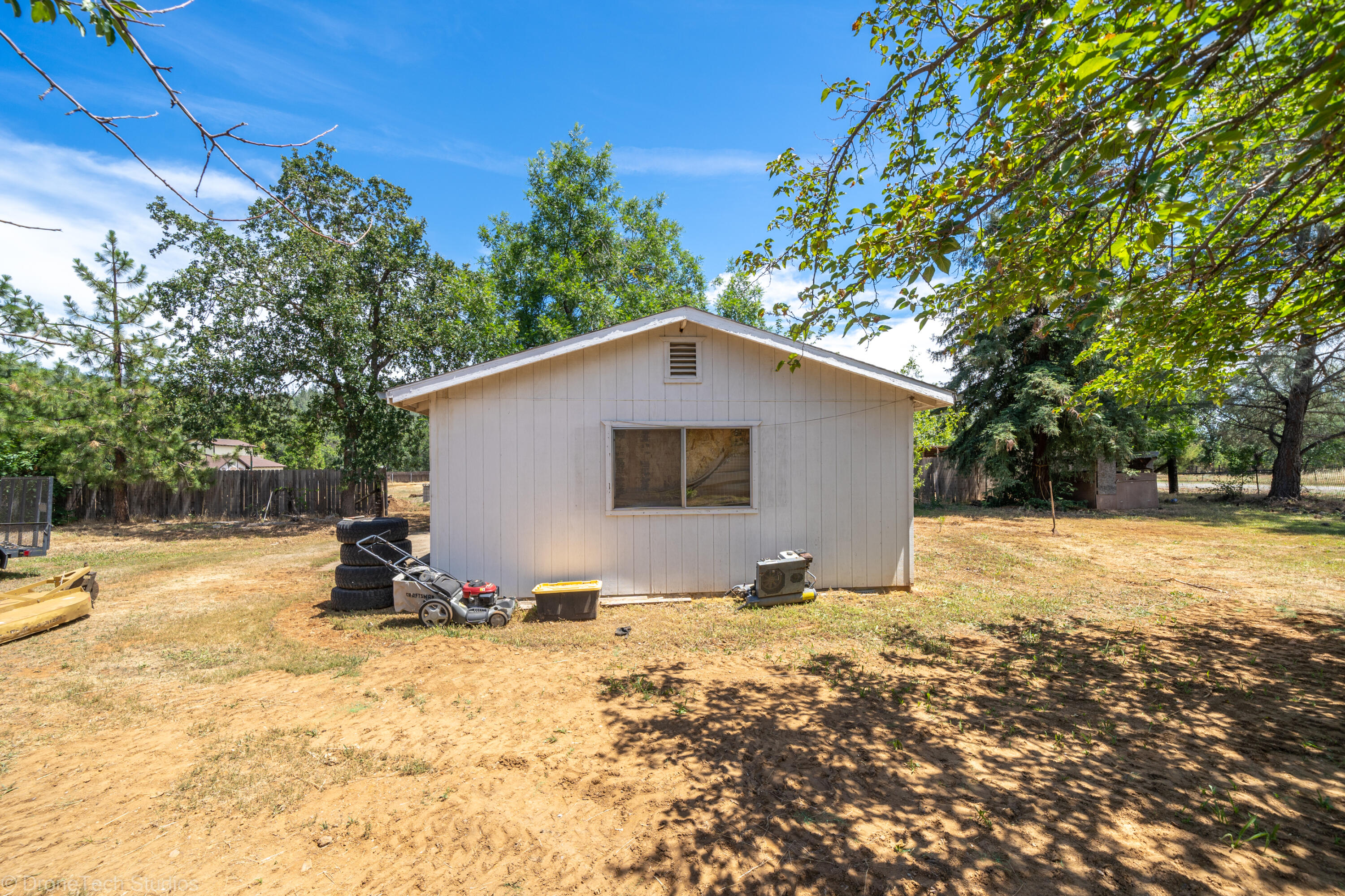 14527 Holiday Road Redding, CA 96003 - Photo 41 of 65 Exterior-21