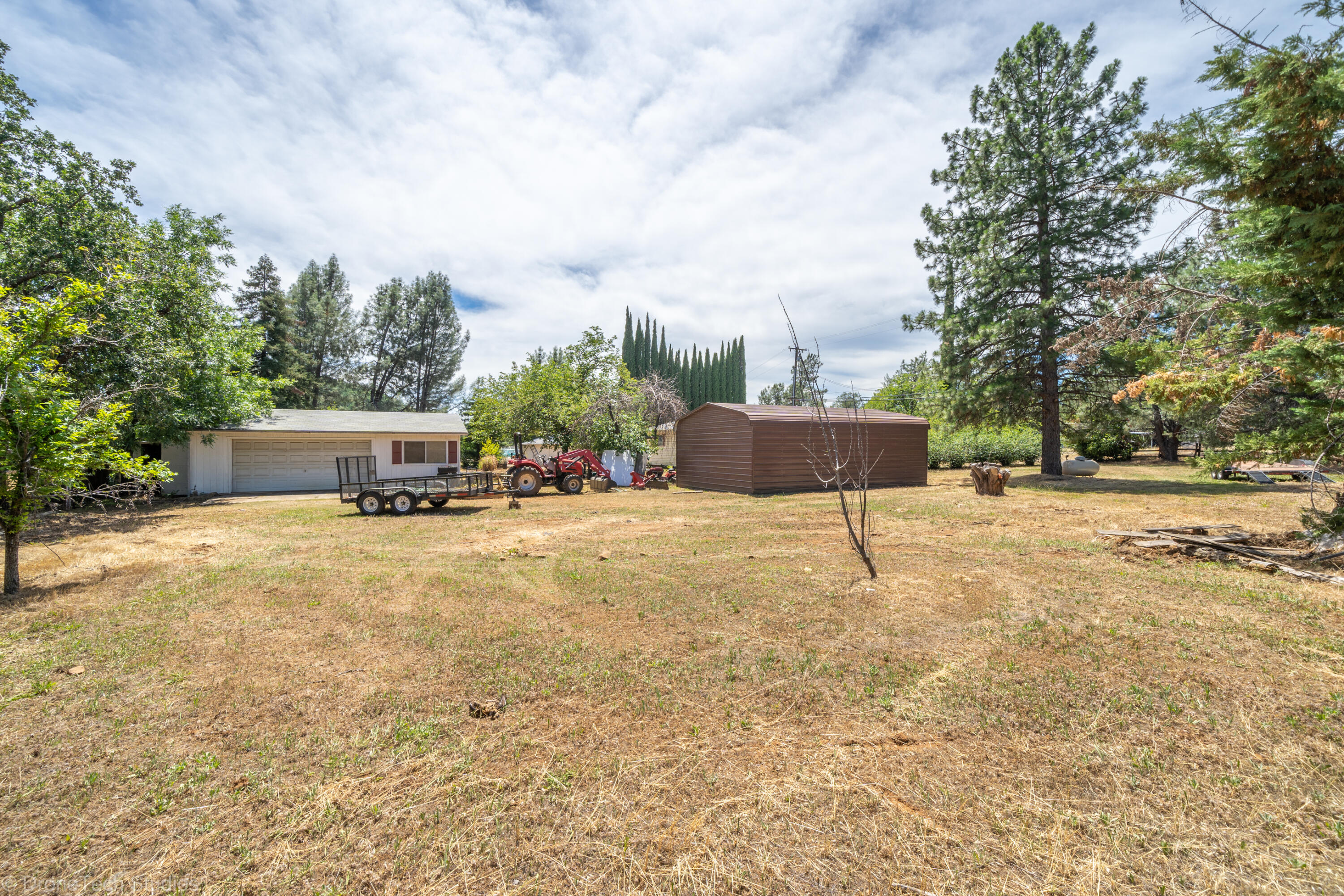 14527 Holiday Road Redding, CA 96003 - Photo 42 of 65 Exterior-25