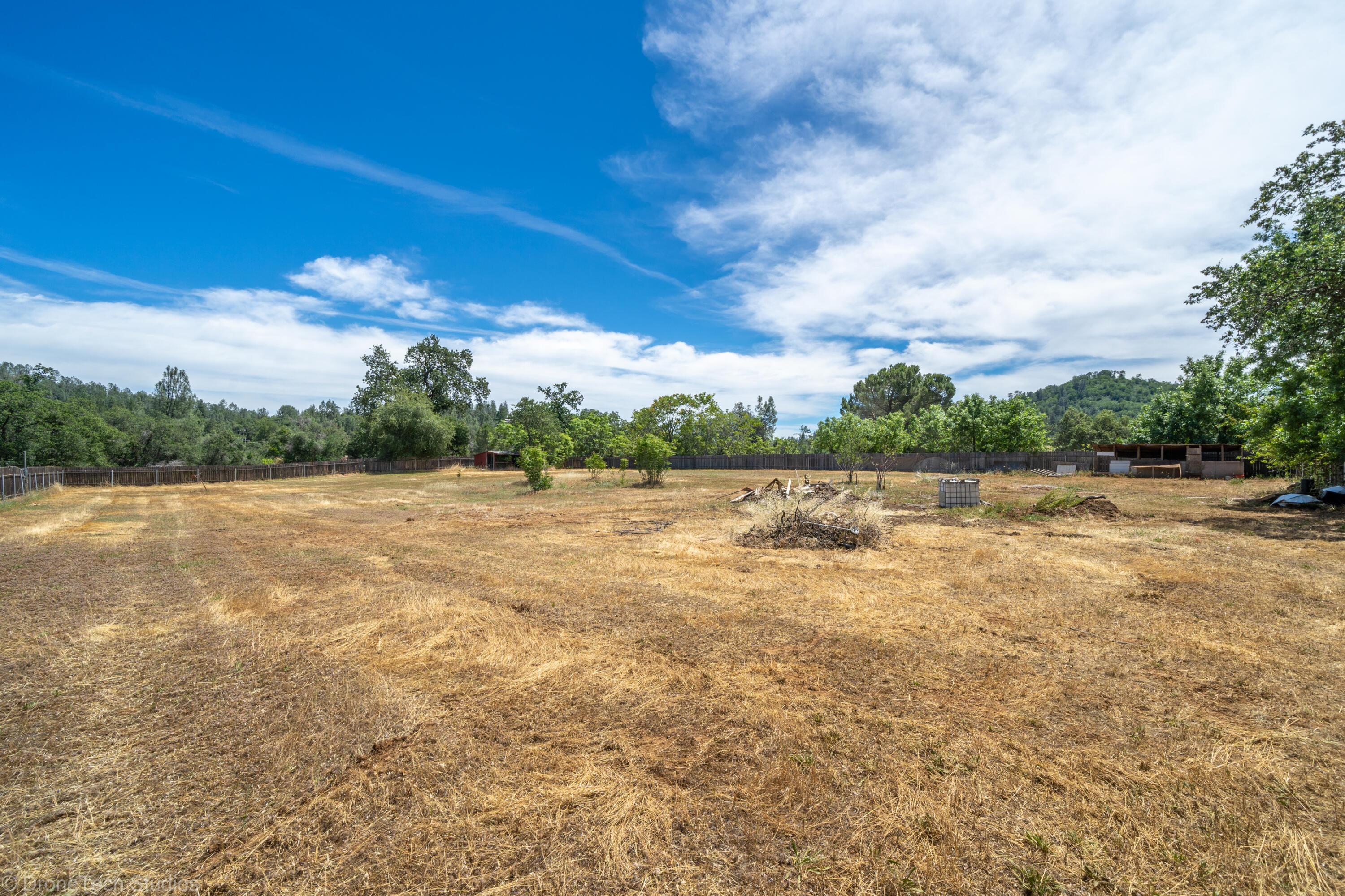 14527 Holiday Road Redding, CA 96003 - Photo 60 of 65 Exterior-28