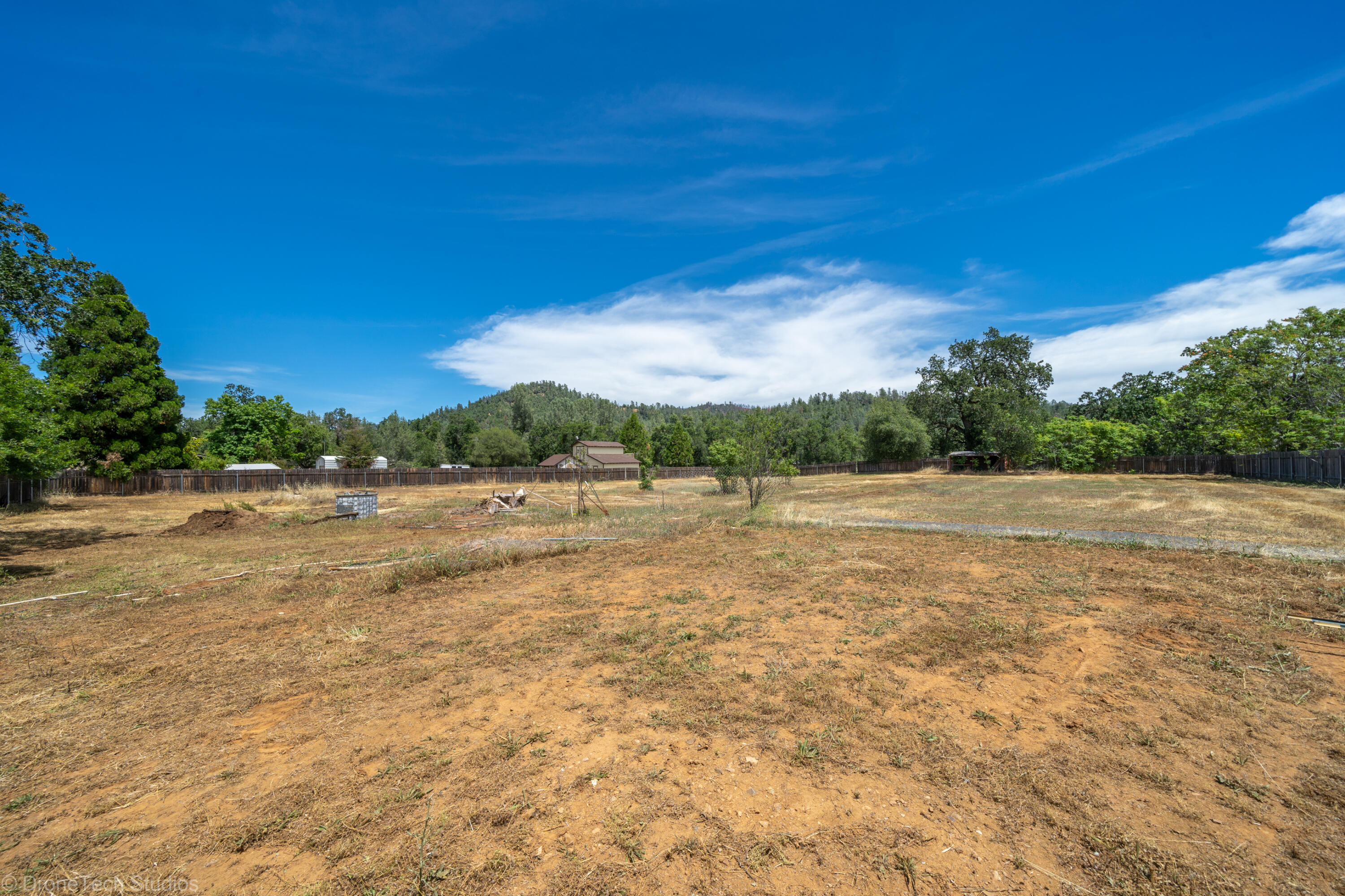 14527 Holiday Road Redding, CA 96003 - Photo 62 of 65 Exterior-30