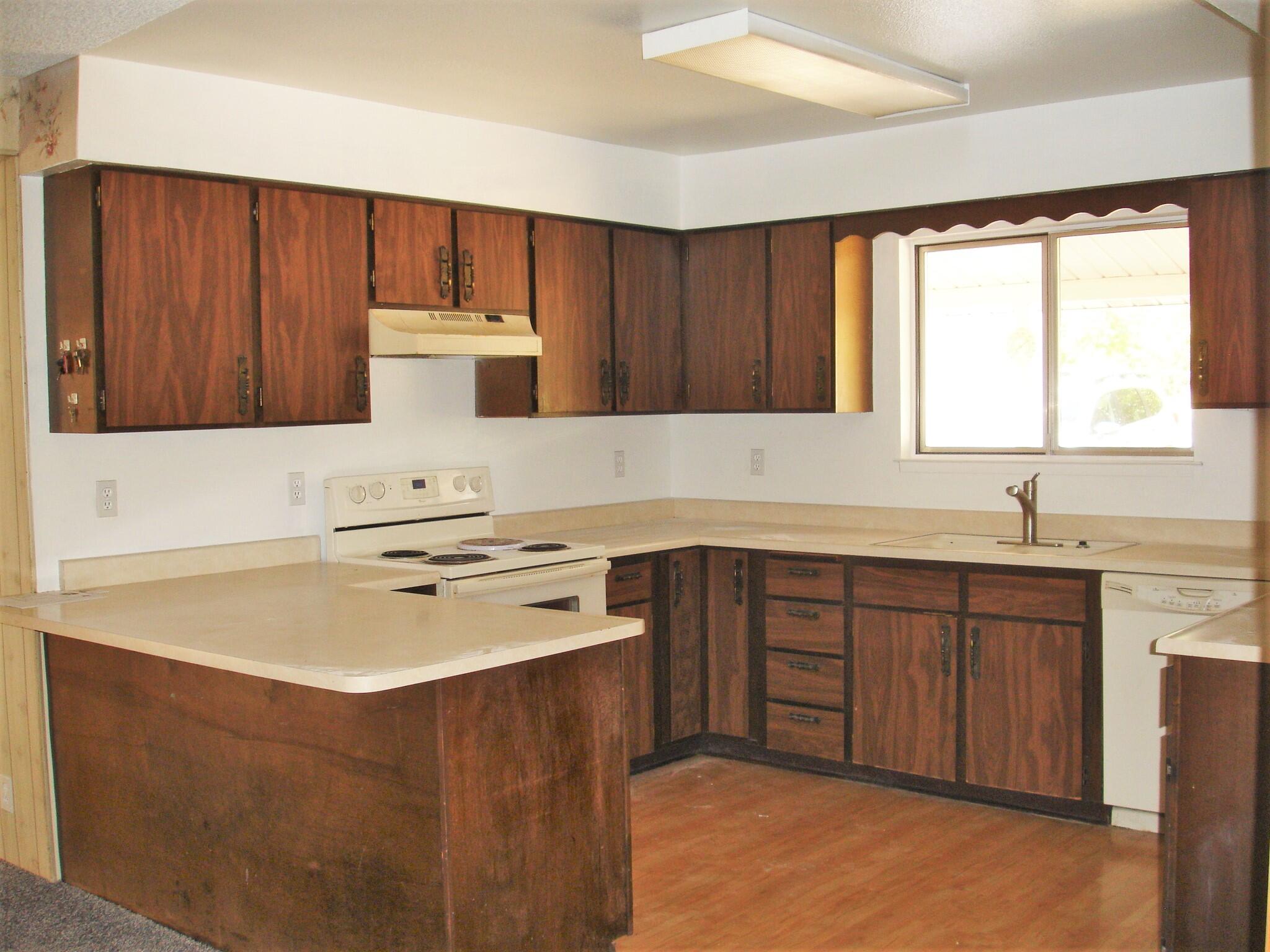 14527 Holiday Road Redding, CA 96003 - Photo 10 of 65 DSC04719