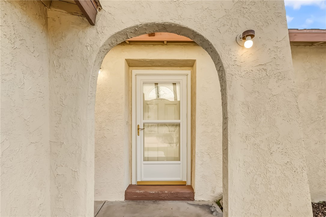 2454 Ripple Drive Bullhead City, AZ 86429 - Photo 4 of 37