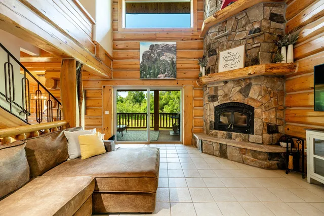 $1,095,000 | 716 Bridge Street, Dayton, WY 82836