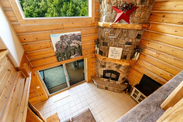 $1,095,000 | 716 Bridge Street, Dayton, WY 82836