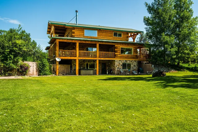 $1,095,000 | 716 Bridge Street, Dayton, WY 82836