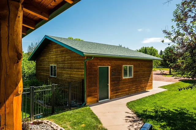 $1,095,000 | 716 Bridge Street, Dayton, WY 82836