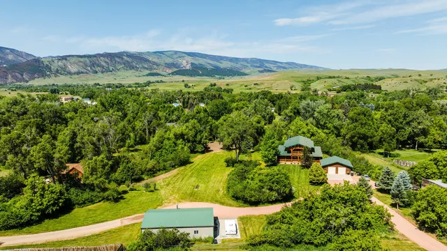 $1,095,000 | 716 Bridge Street, Dayton, WY 82836