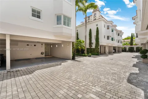 $1,099,000 | 261 Navarre Avenue, Unit B1, Coral Gables, FL 33134