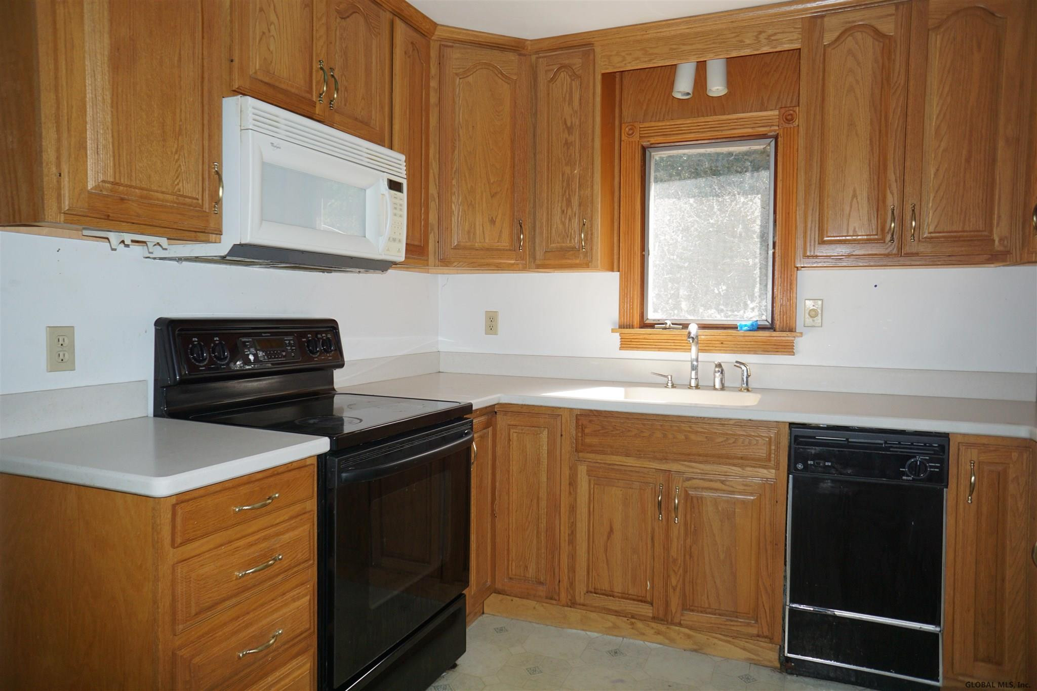 1 Birch Tree Road Albany, NY 12205 - Photo 11 of 30 Photo 11