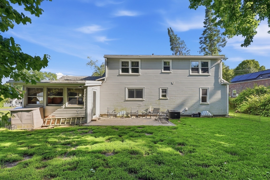 272 Prospect Avenue West Springfield, MA 01089 - Photo 34 of 39
