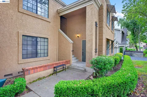 $700,000 | 610 Canyon Woods Court, Unit D, San Ramon, CA 94582