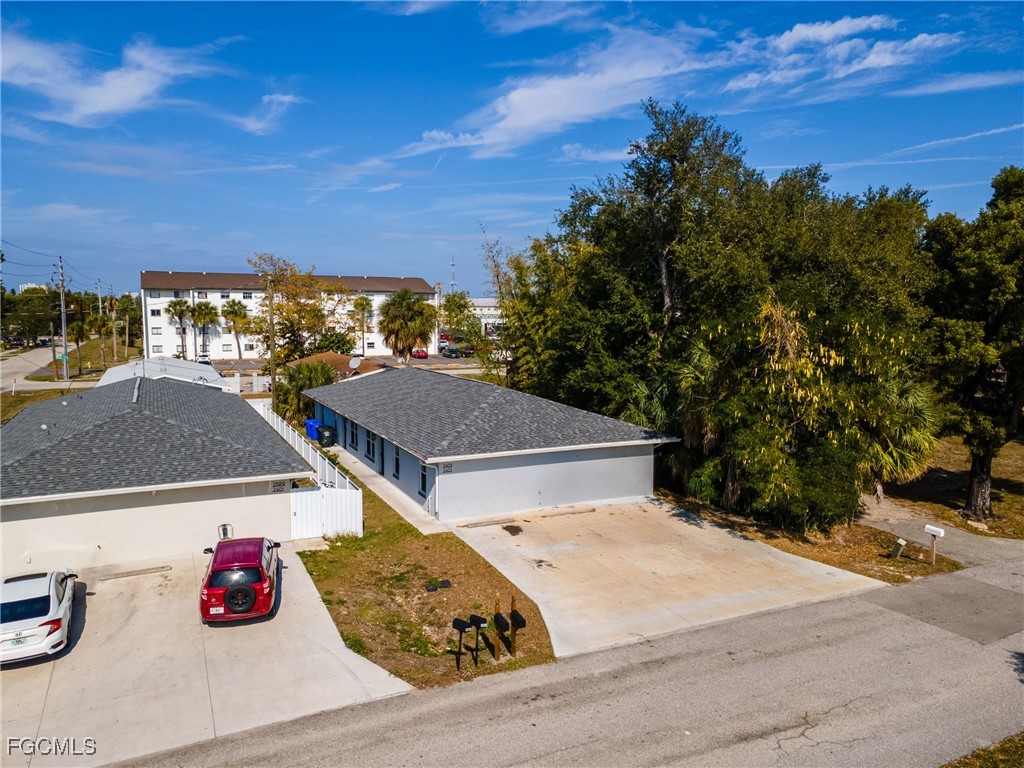 2405 Maple Avenue Fort Myers, FL 33901 - Photo 26 of 27 outdoor space with lots of green space