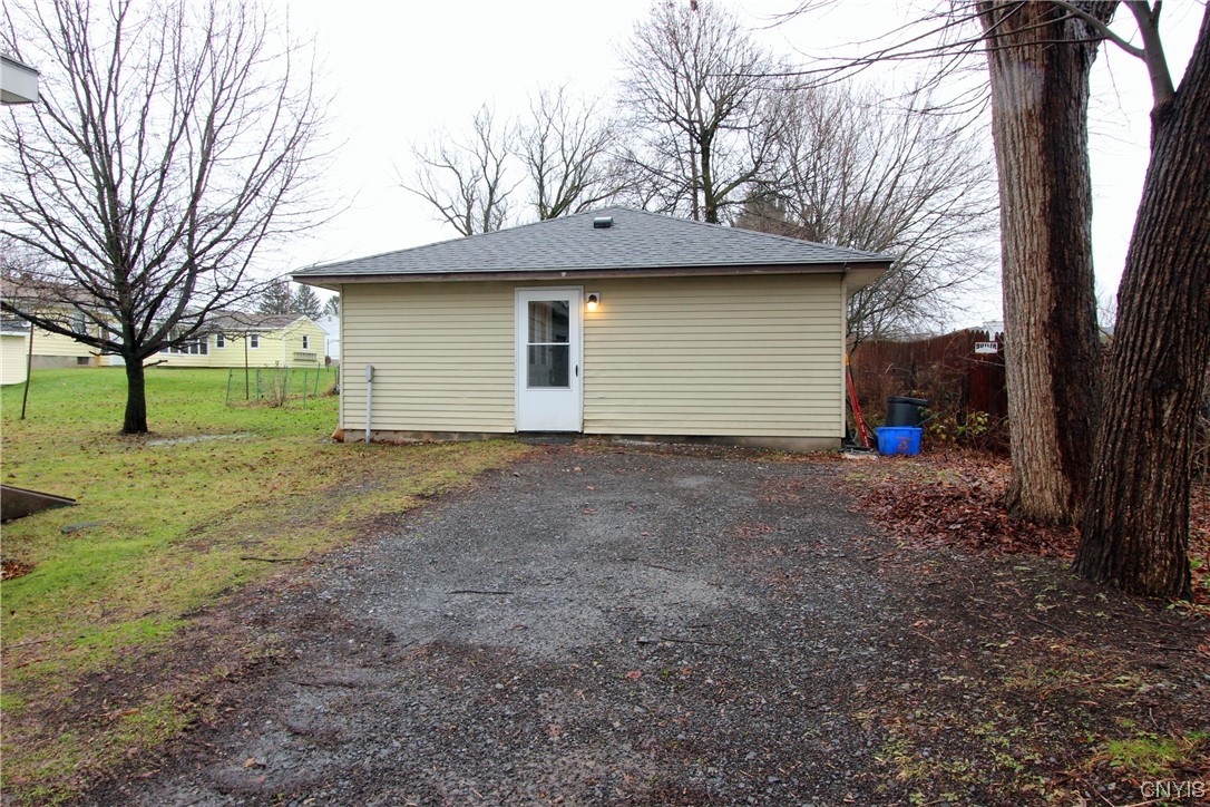 369 1/2 Beach Road Syracuse, NY 13209 - Photo 1 of 18