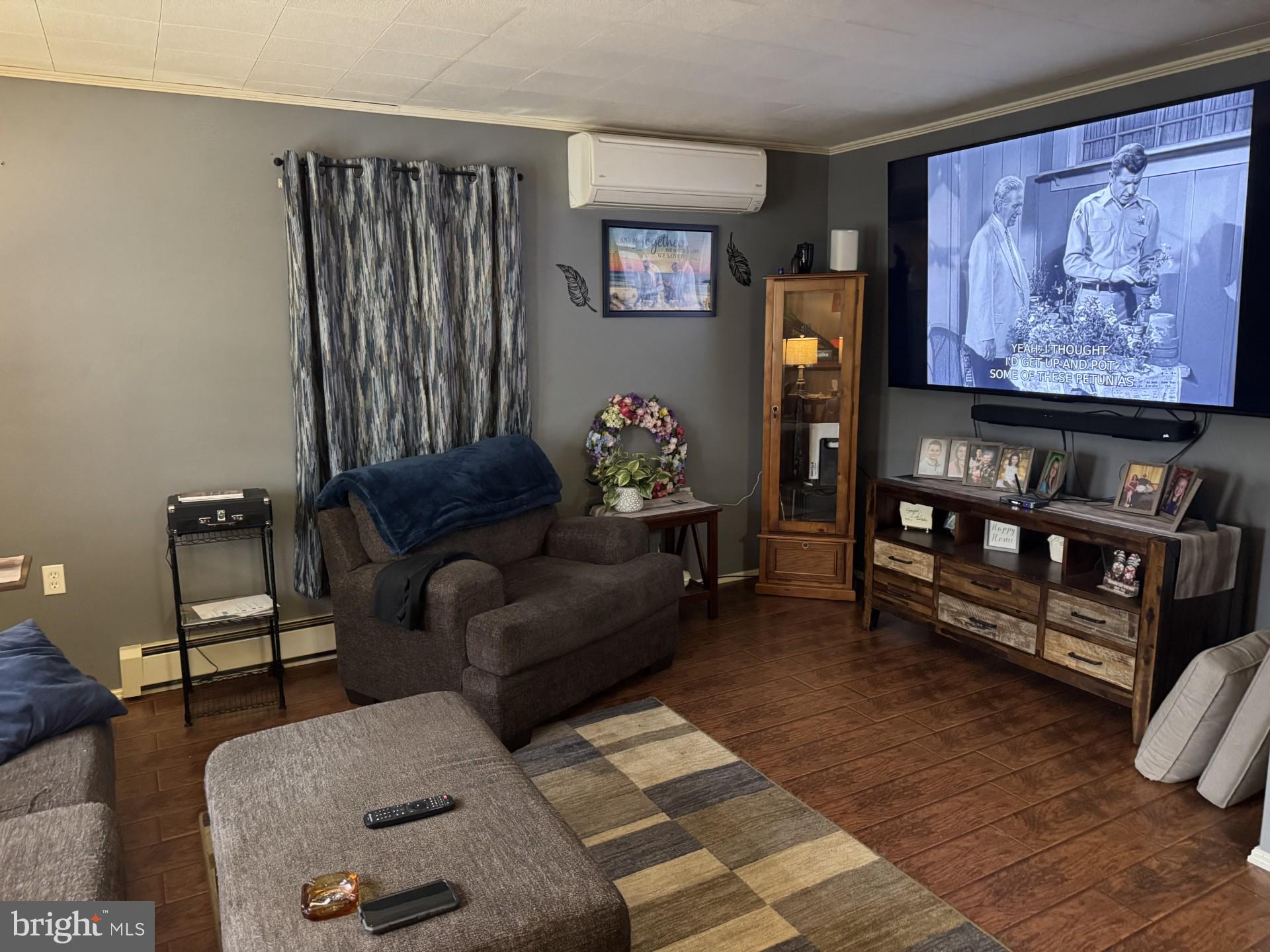 353 Valley Road Pottsville, PA 17901 - Photo 6 of 30 Living room