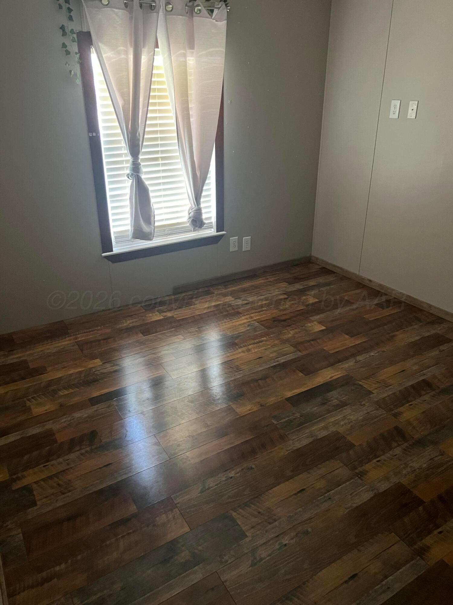 1203 North Main Street Friona, TX 79035 - Photo 13 of 19 Room # 3