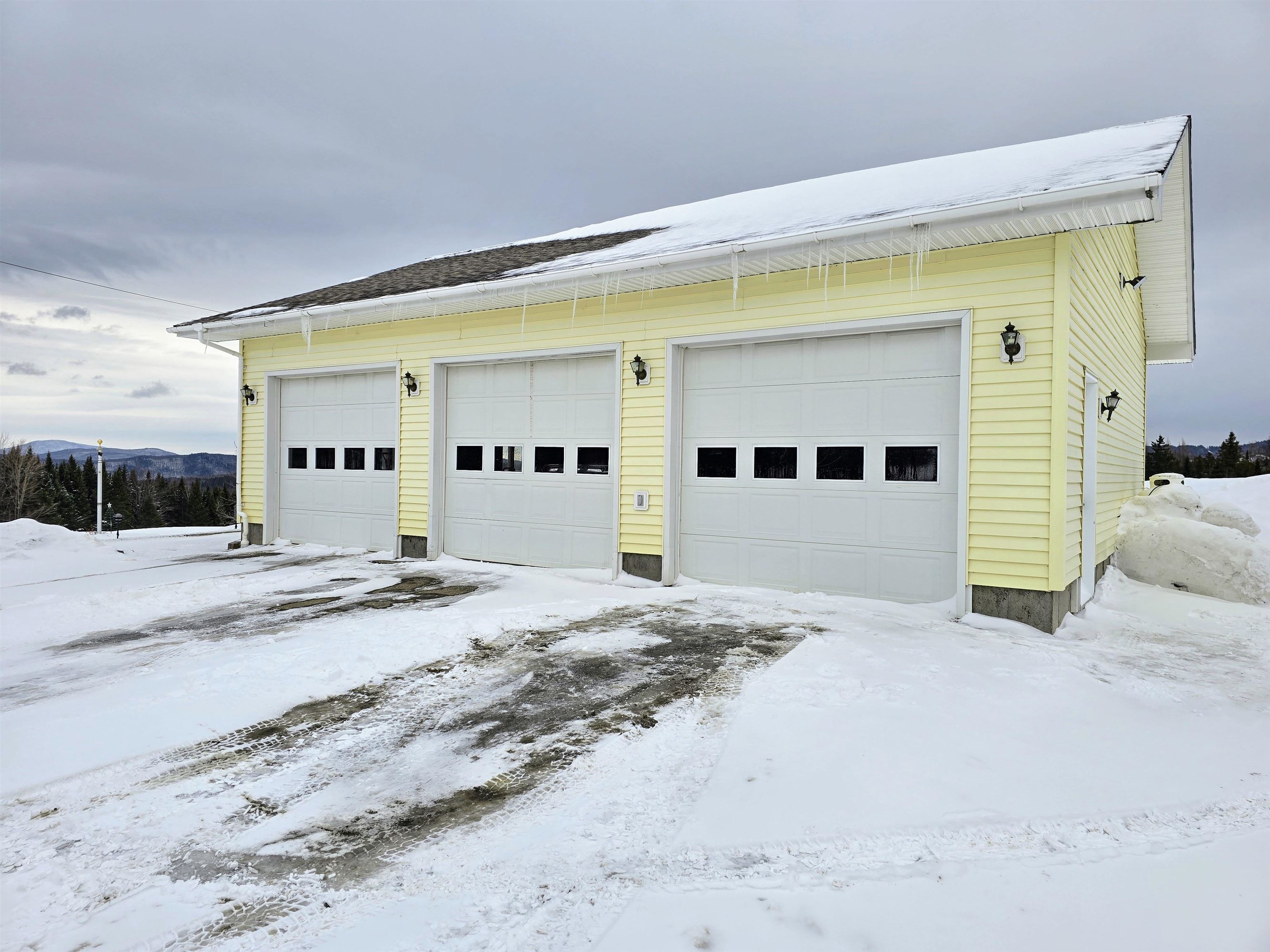824 Hollow Road Stewartstown, NH 03576 - Photo 4 of 46