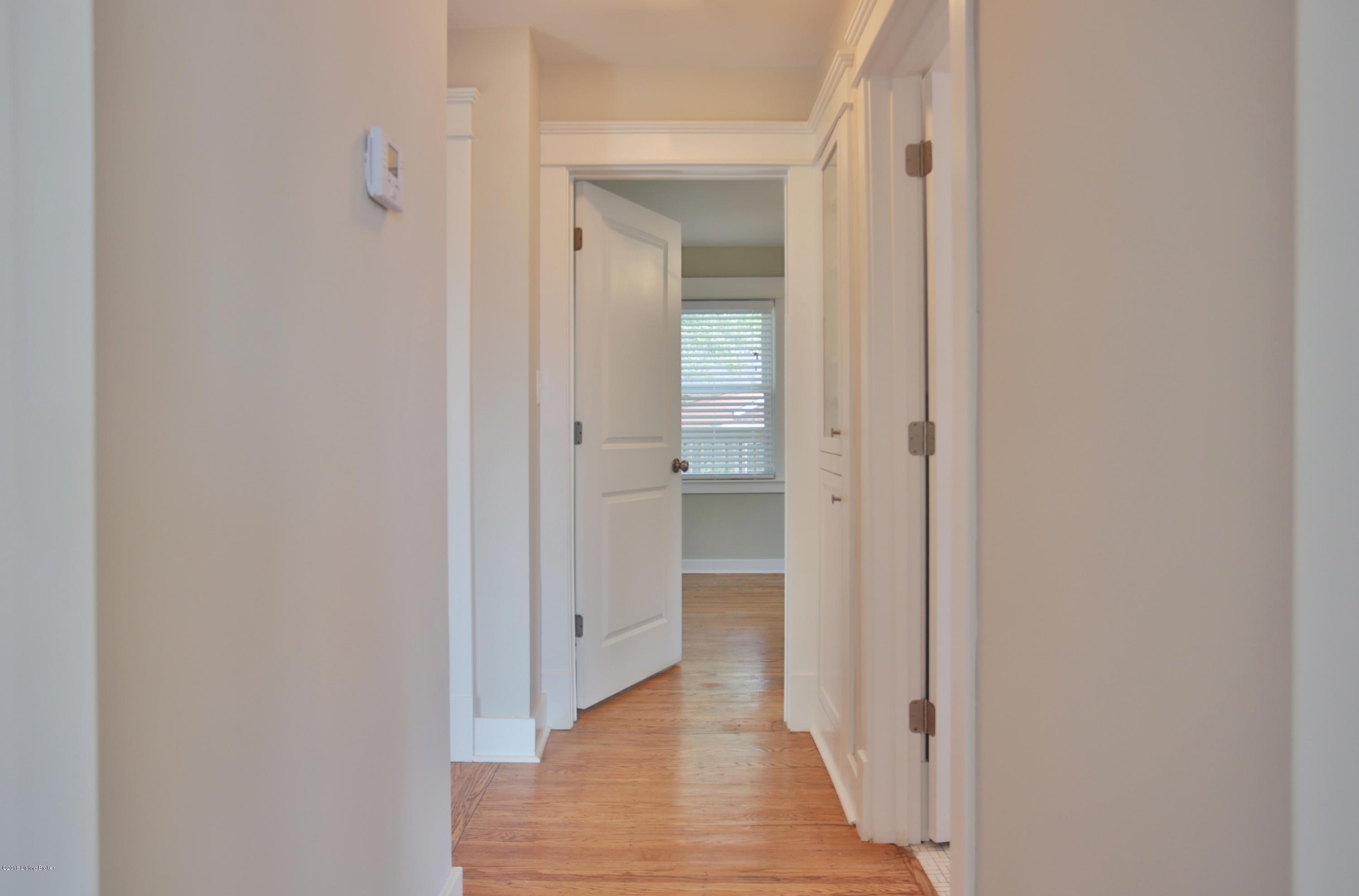 218 Hemingway Road Louisville, KY 40207 - Photo 35 of 52 35