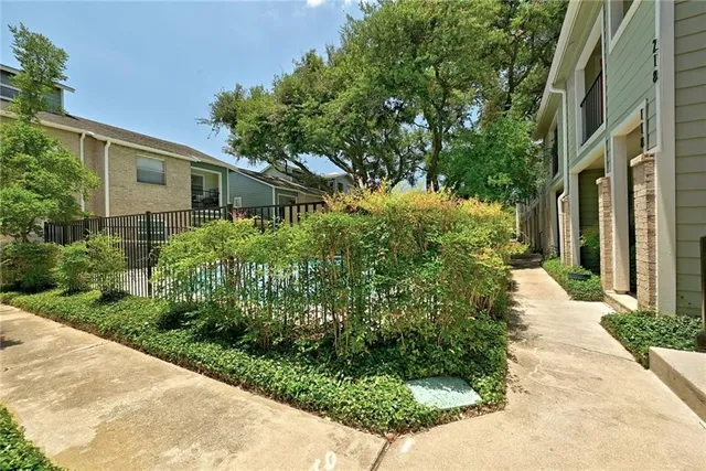 $1,150 | 2104 Cullen Avenue, Unit 4117, Austin, TX 78757