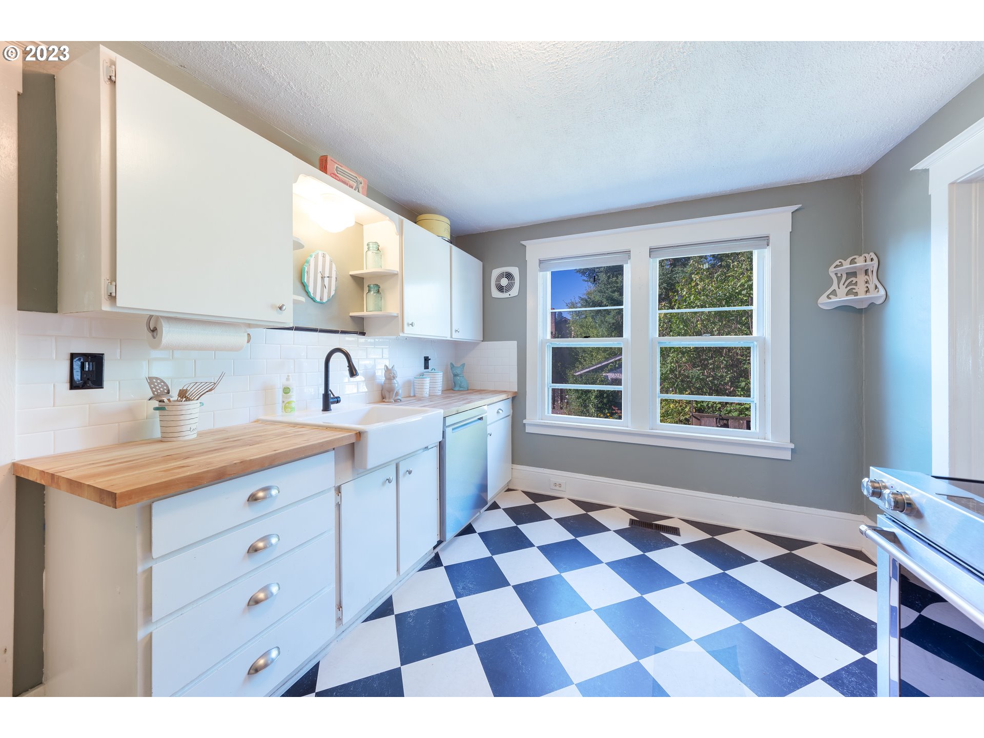 4720 Southeast Logus Road Milwaukie, OR 97222 - Photo 15 of 44 Gallery Image 15