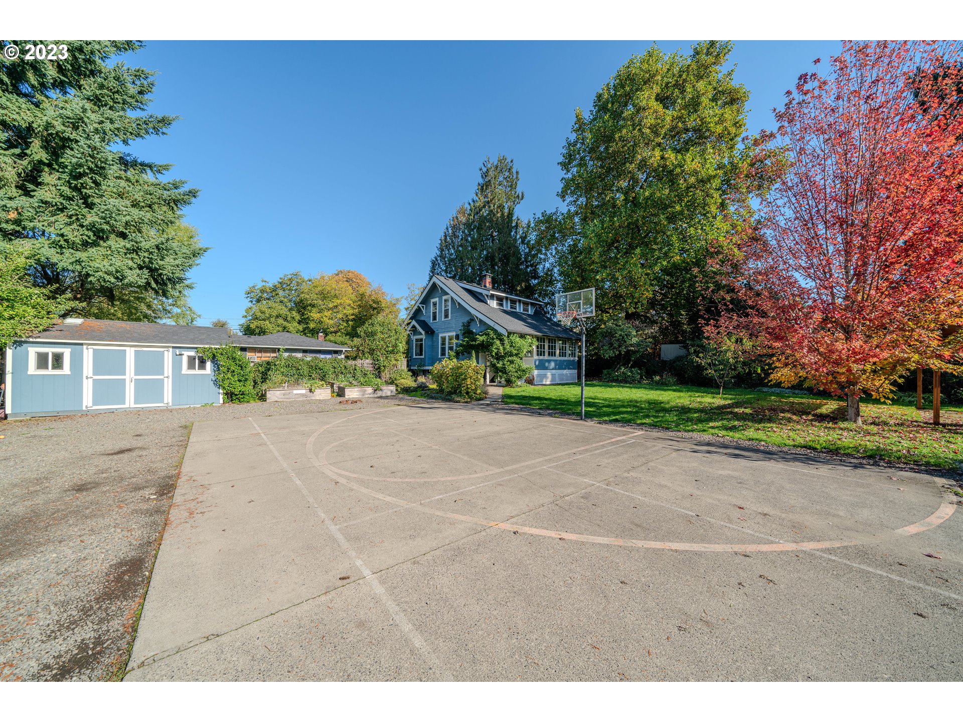 4720 Southeast Logus Road Milwaukie, OR 97222 - Photo 3 of 44 Gallery Image 3