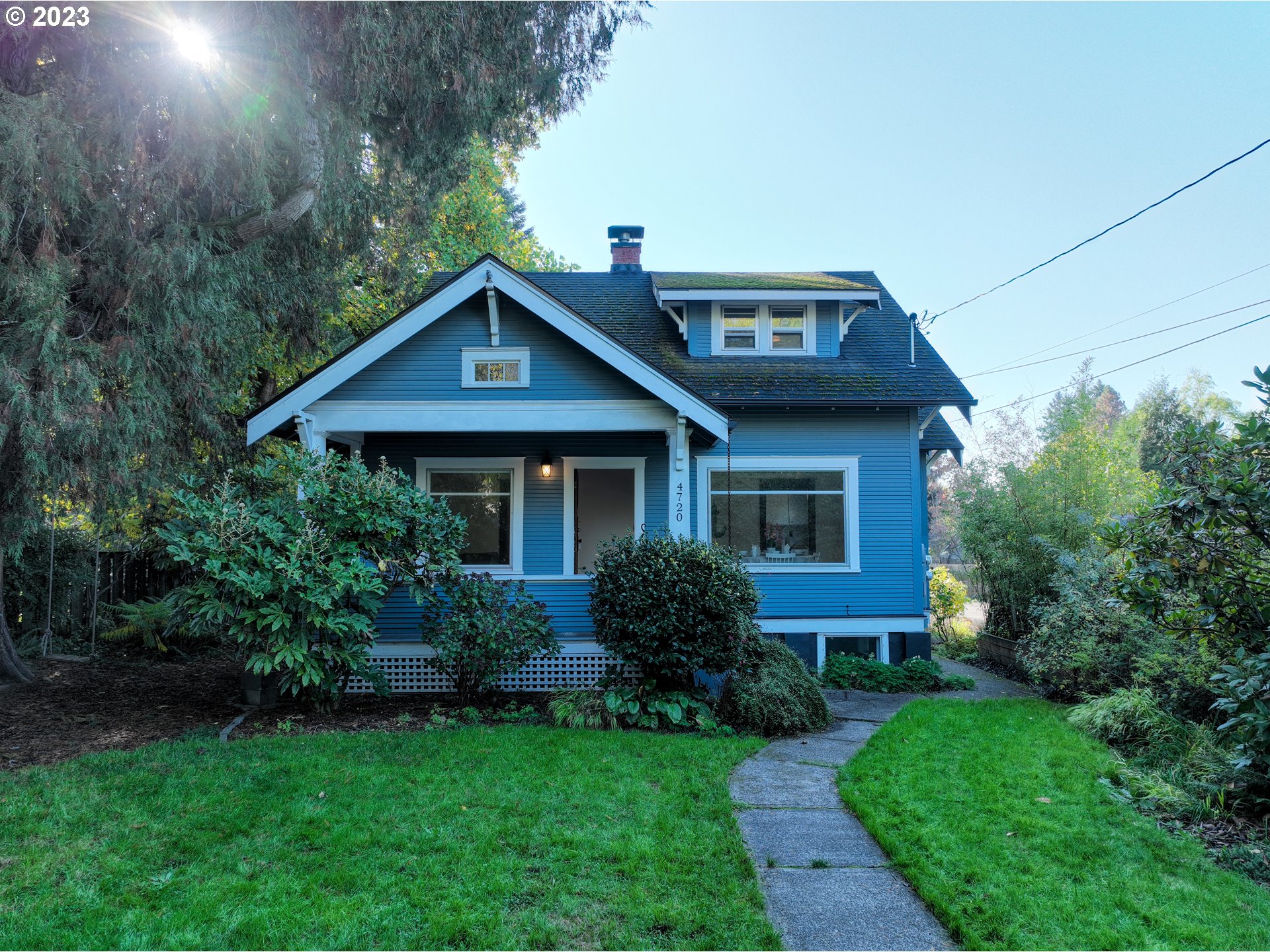 4720 Southeast Logus Road Milwaukie, OR 97222 - Photo 5 of 44 Gallery Image 5