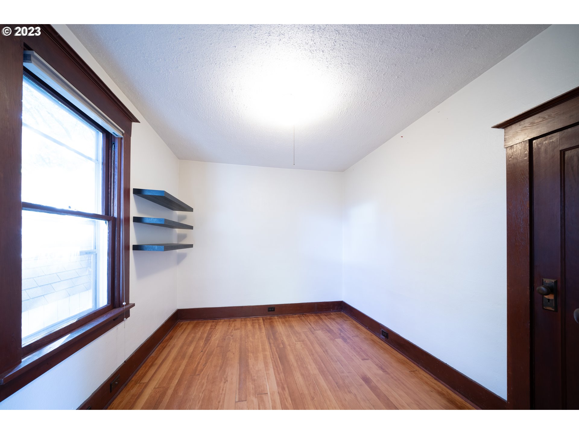 4720 Southeast Logus Road Milwaukie, OR 97222 - Photo 9 of 44 Gallery Image 9
