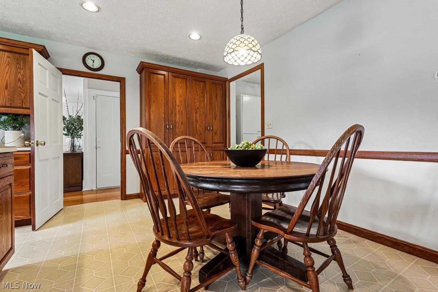 10215 Chardon Road Chardon, OH 44024 - Photo 12 of 48 Dinette