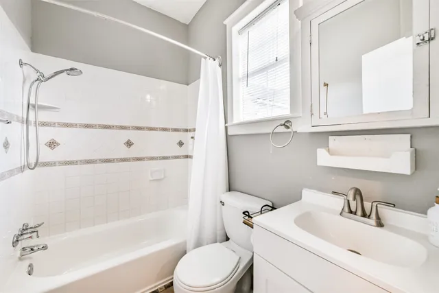 $1,600 | 2727 Avenue K, Galveston, TX 77550