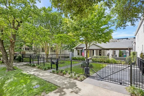 $1,435,000 | 335 West 23rd Street, Houston, TX 77008