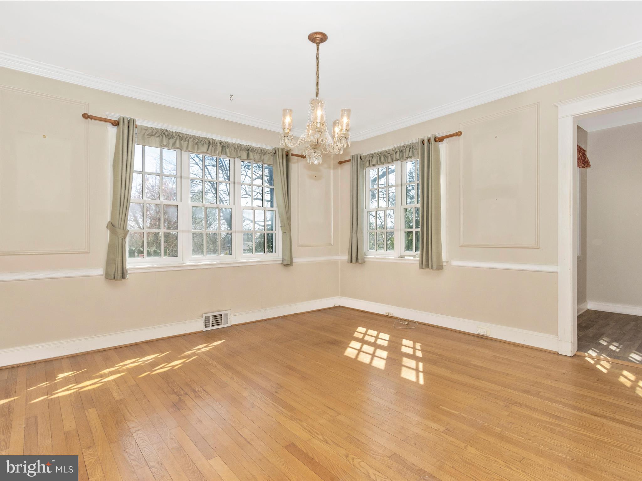 4126 Westview Road Baltimore, MD 21218 - Photo 8 of 52 Dining Room
