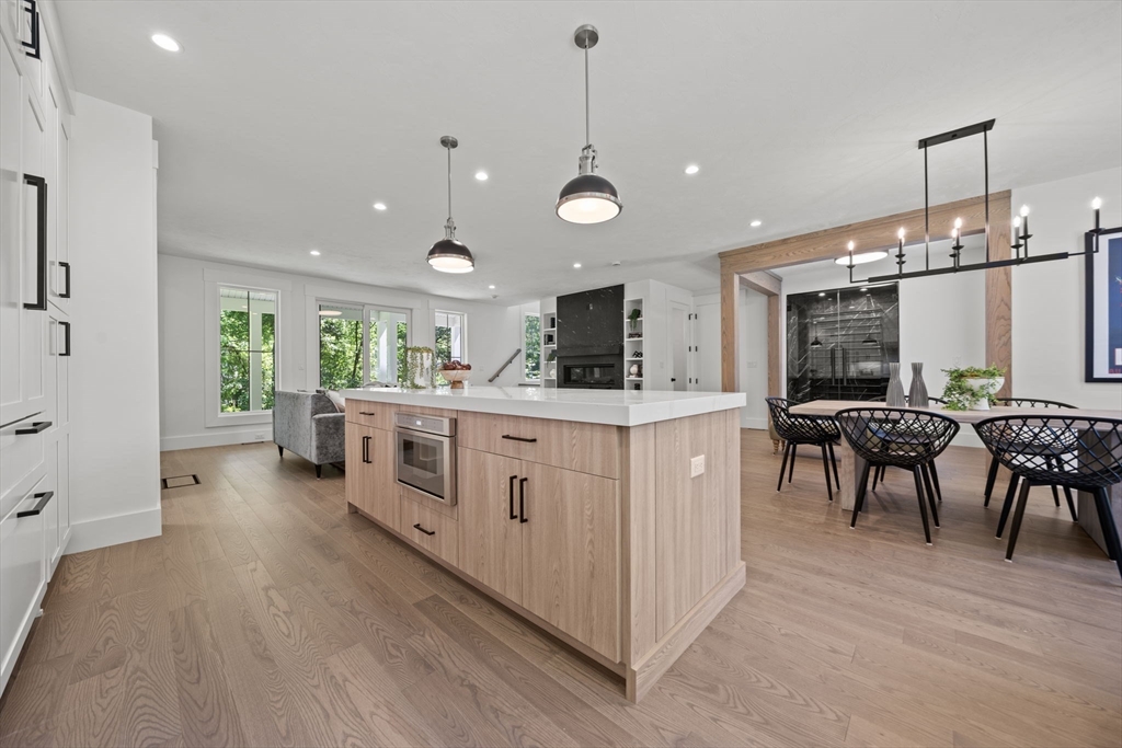 17 Upland Road Natick, MA 01760 - Photo 6 of 38