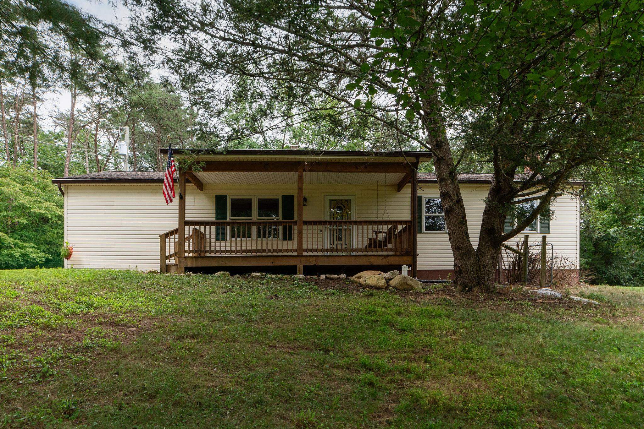 5264 Cold Springs Road Raphine, VA 24472 - Photo 55 of 57 a view of backyard with a barn