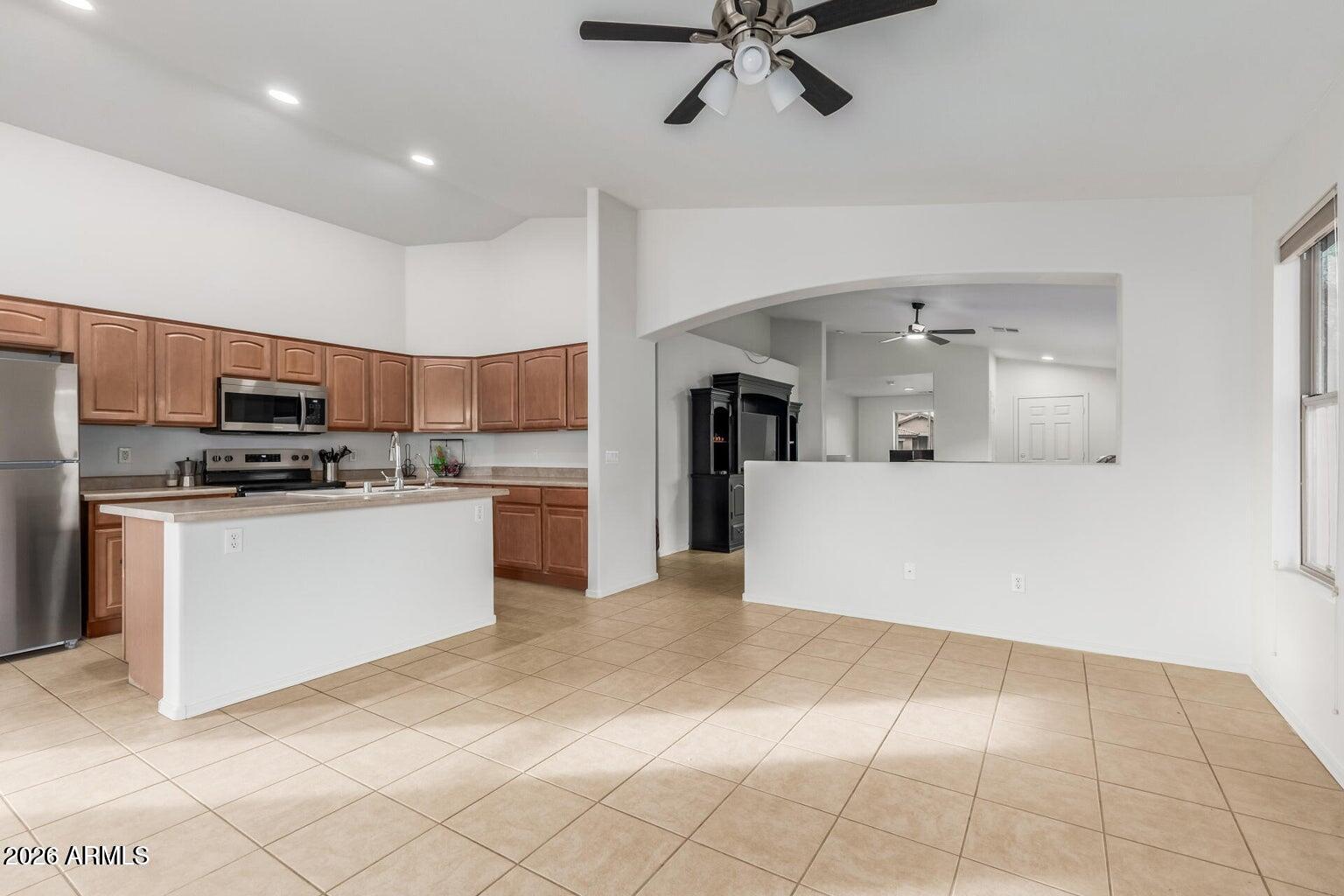 17231 West Durango Street Goodyear, AZ 85338 - Photo 15 of 31 20260122130209575355000000-o