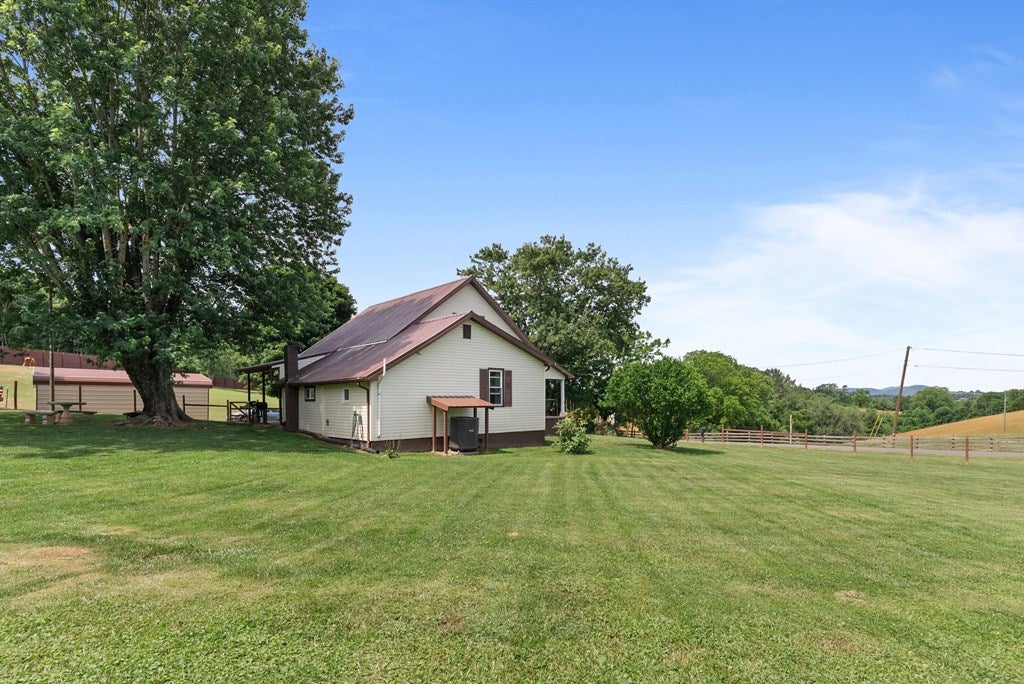 78 Oak Grove Road Austinville, VA 24312 - Photo 23 of 36 Gallery Image 23