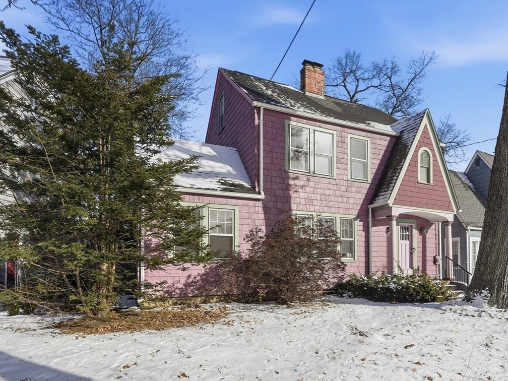 785 Dickinson Street Springfield, MA 01108 - Photo 32 of 36 a front view of a house